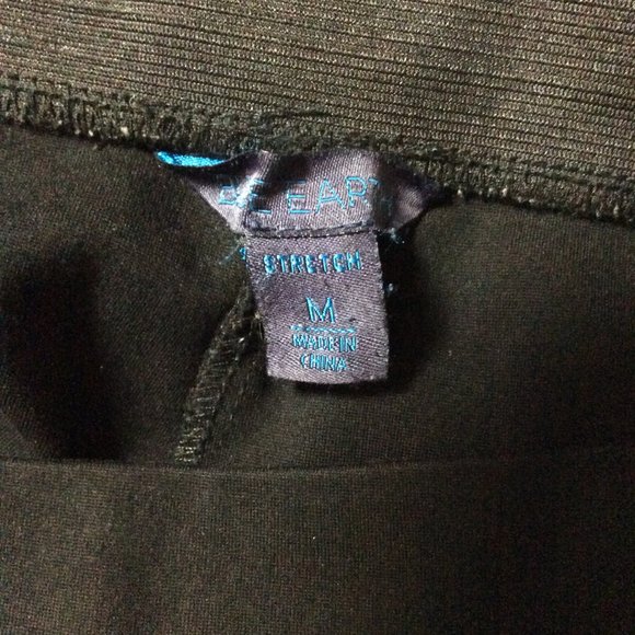 Black studded legging by Blue Earth, size M - Picture 9 of 11